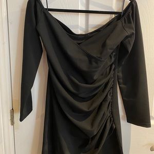 BLACK DRESS SHOULDER